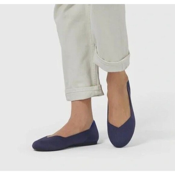 NIB Rothy’s The Daily Round Toe Flat RARE RETIRED COLOR-Size 7-Navy Solid - Picture 3 of 11